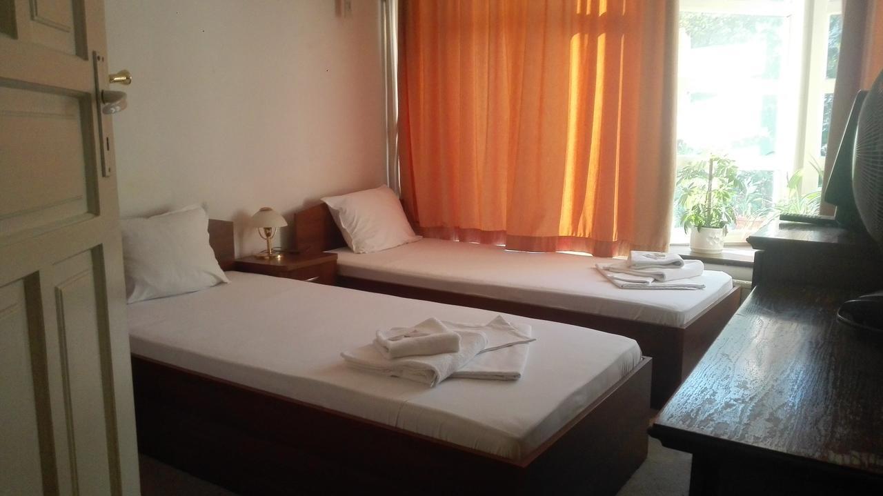 Family Hotel Rositsa Sevlievo Dış mekan fotoğraf